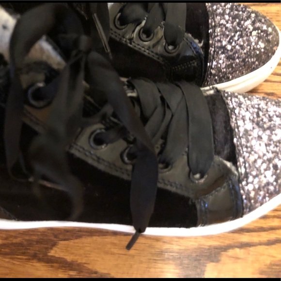 Used little girl sneaker - Picture 6 of 8